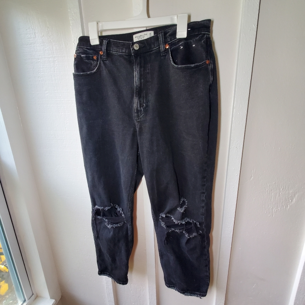 Abercrombie Curve Love Ultra High Rise Ankle Straight Jean Ripped Black 10